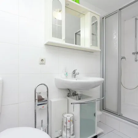 Lovely First Floor On The Edge Of Bode Apartment *